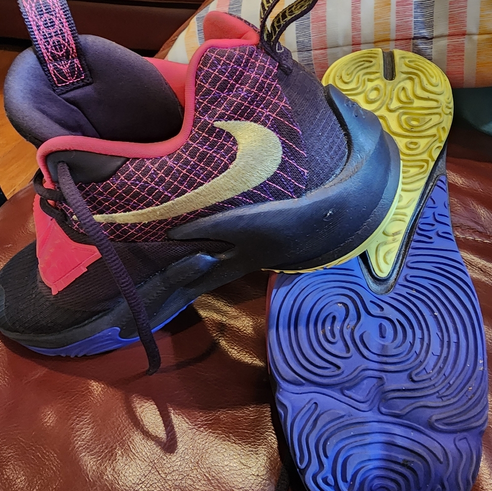 Nike™ Zoom Freak 3 Cave Purple (GS) Shoes ~ DB4158-500 ~ Youth Sz 6.5Y